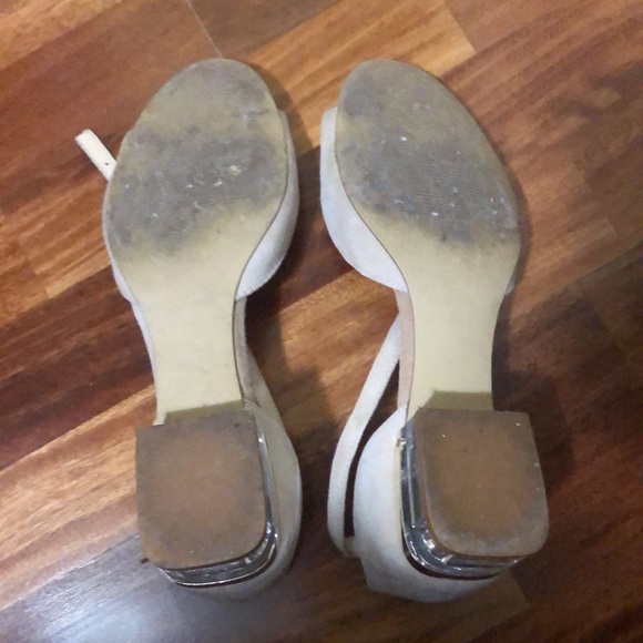 Nude beige leather block sandals. - Picture 9 of 11